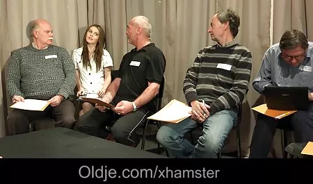 Titless Blonde fickt 2 deutsche hausfrauen sexvideos Jungs