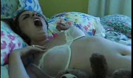 Das Arschloch des blauäugigen Gestüts ist zu deutschsprachige sexvideos eng für ihre fetten Schwänze