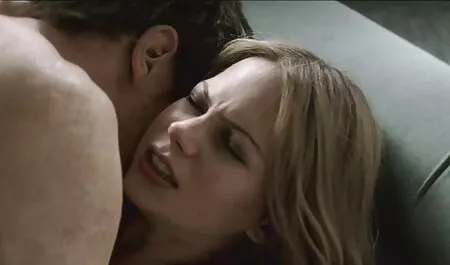 Das asiatische Baby Yuki streichelt ihre deutsche sexviedeos Muschi mit verschiedenen Spielsachen