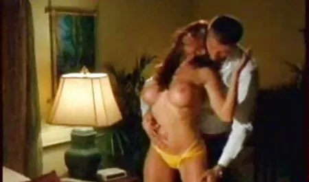 Teen Cheer deutschsprachige sex videos schöne Titten.