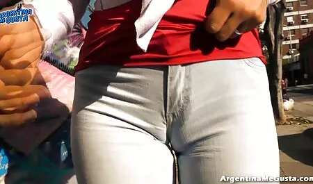 Reißverschluss und schwarze kniehohe Stiefel gratis deutsche sex videos tragen