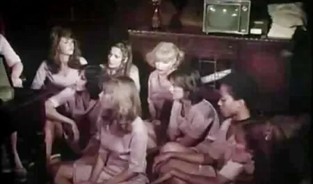 Sexy Mistress in Jeans und High deutsche amateursexvideos Heels Stiefel Domina