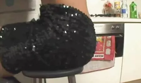 Brünette nimmt einen Schwanz in ihren Arsch deutsche amateure sex videos