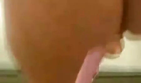 Blondes Mädchen fickt deutsche sexviedeos und nimmt riesigen Cumshot