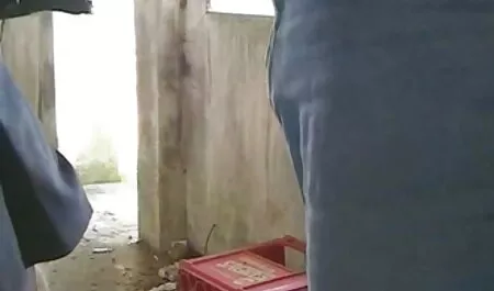 Durchbohrte vollbusige Schlampe aus Latex hart gefickt deutschsprachige sexclips