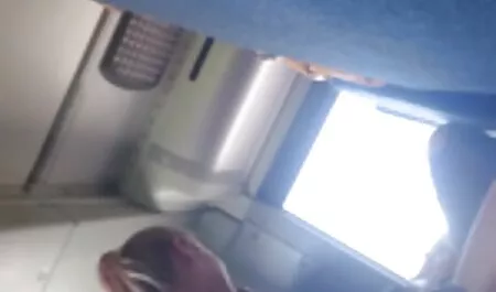 Auto-Blowjob sex videos in deutscher sprache endet mit einem Schluck Sperma