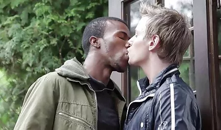 Rhys deutsche mädchen sex videos Adams fingert das süße pelzige Vagina-Loch.