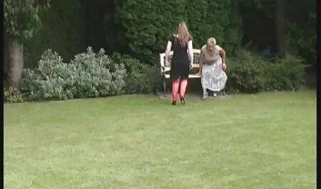 Junge französische Brünette mit Papy in drei Richtungen deutsche private sex videos hart gefickt